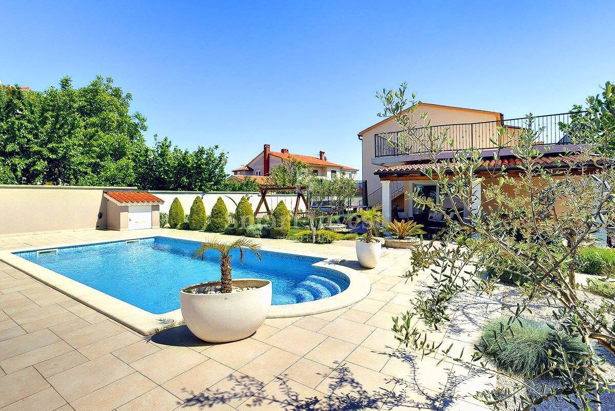 ISTRIA - MEDULIN, Beautiful 5-bedrooms house with pool near the sea!