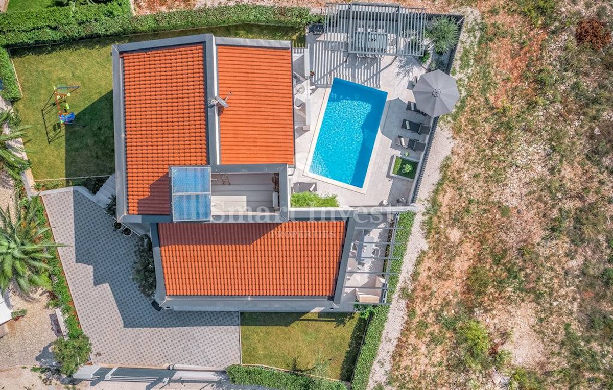 ISTRIA - MEDOLINO, Casa moderna vicino al mare, con splendida vista mare