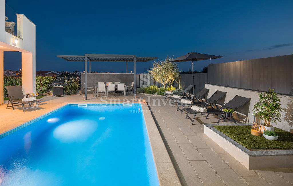 ISTRIA - MEDOLINO, Casa moderna vicino al mare, con splendida vista mare