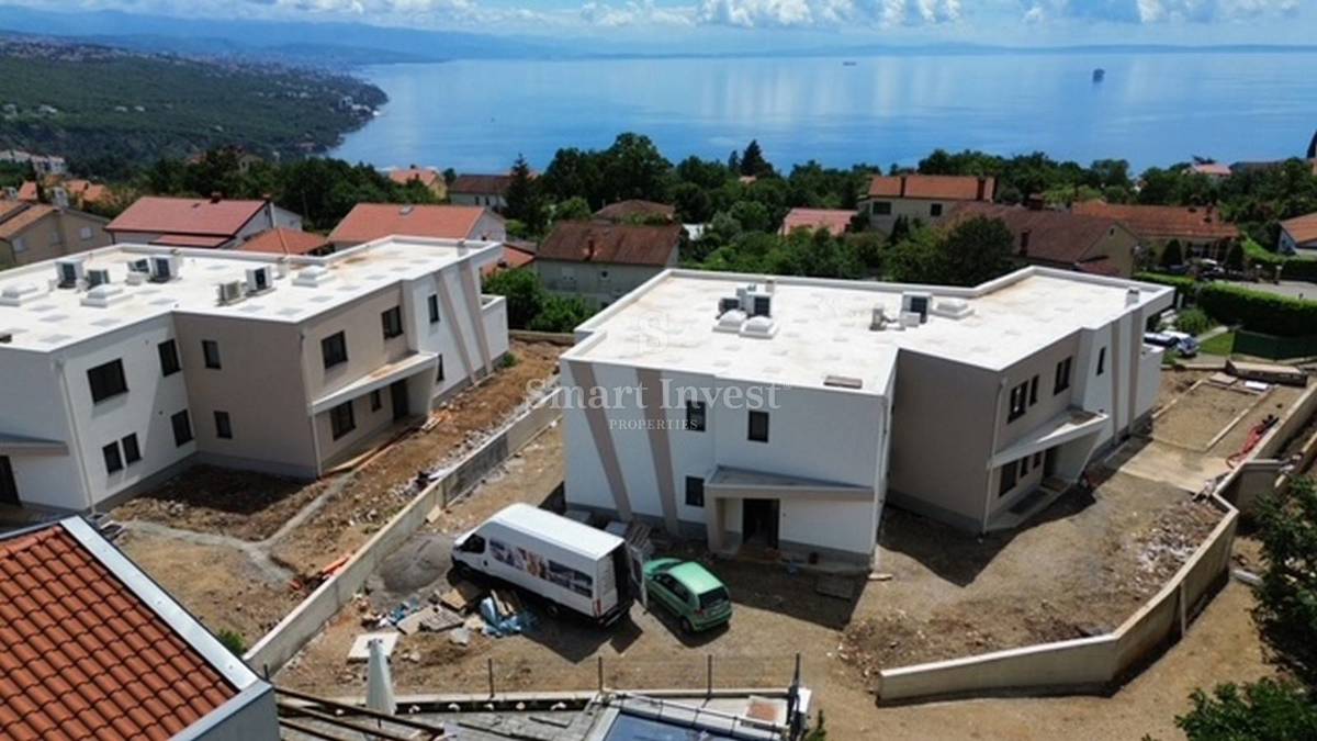 ABBAZIA, Casa a schiera moderna con vista mare, in vendita