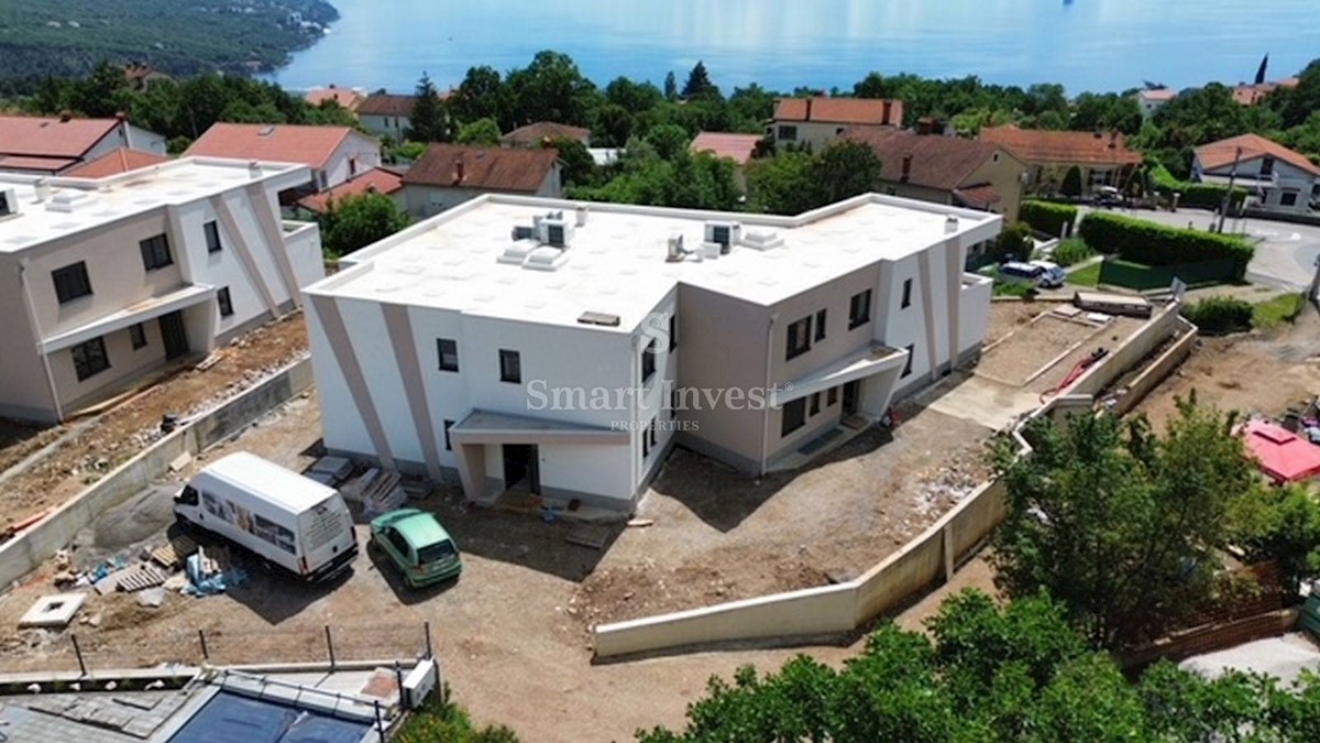 ABBAZIA, Casa a schiera moderna con vista mare, in vendita