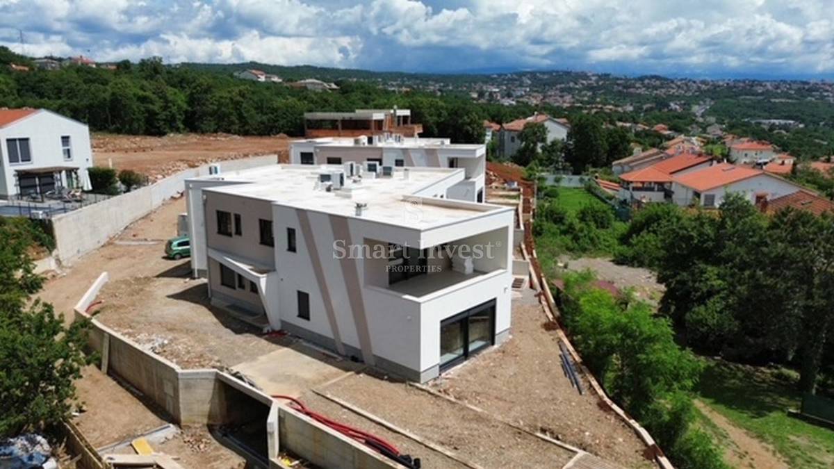 ABBAZIA, Casa a schiera moderna con piscina e vista mare, in vendita