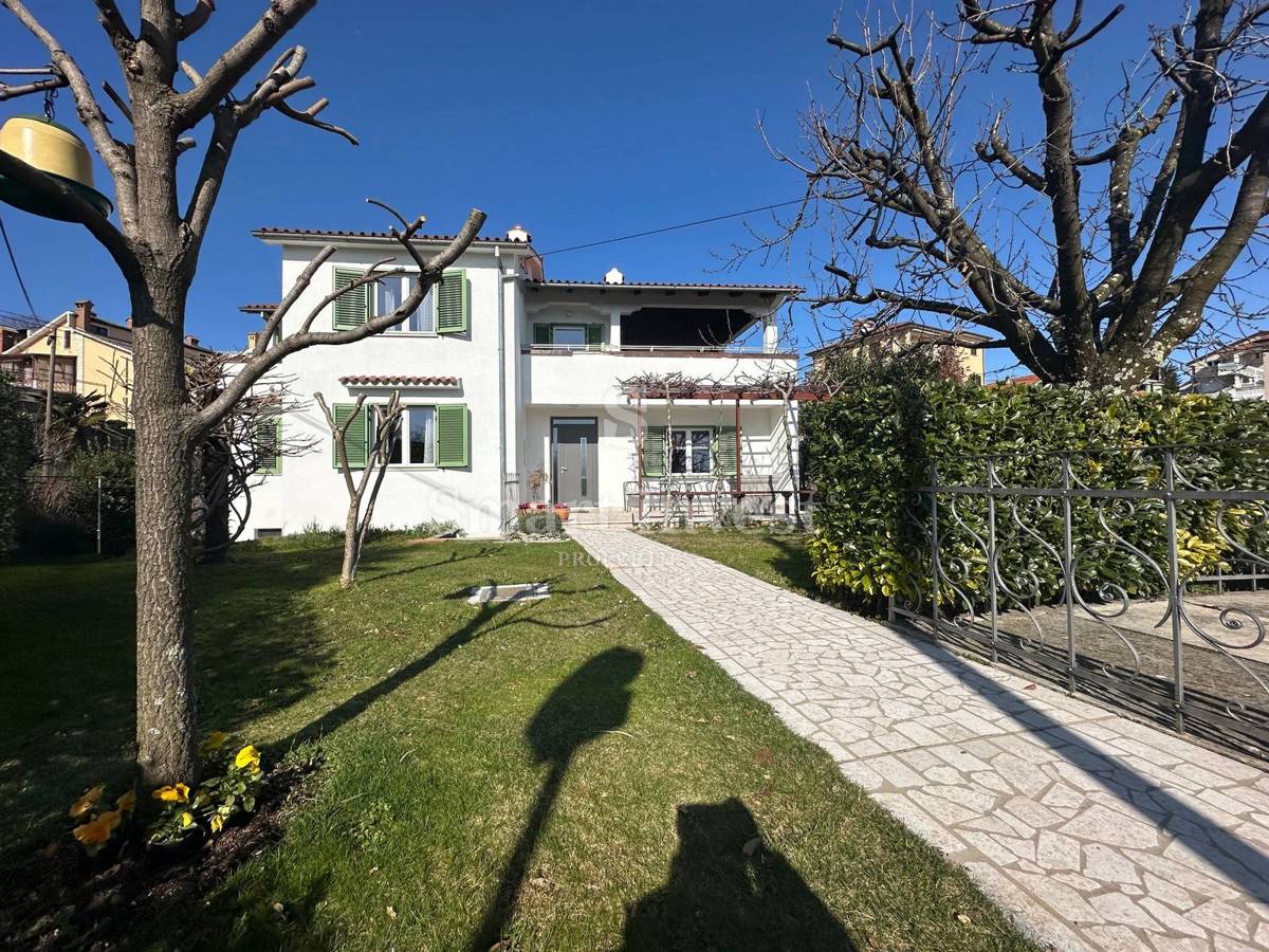 ABBAZIA - MATULJI, casa indipendente con parziale vista mare, in vendita