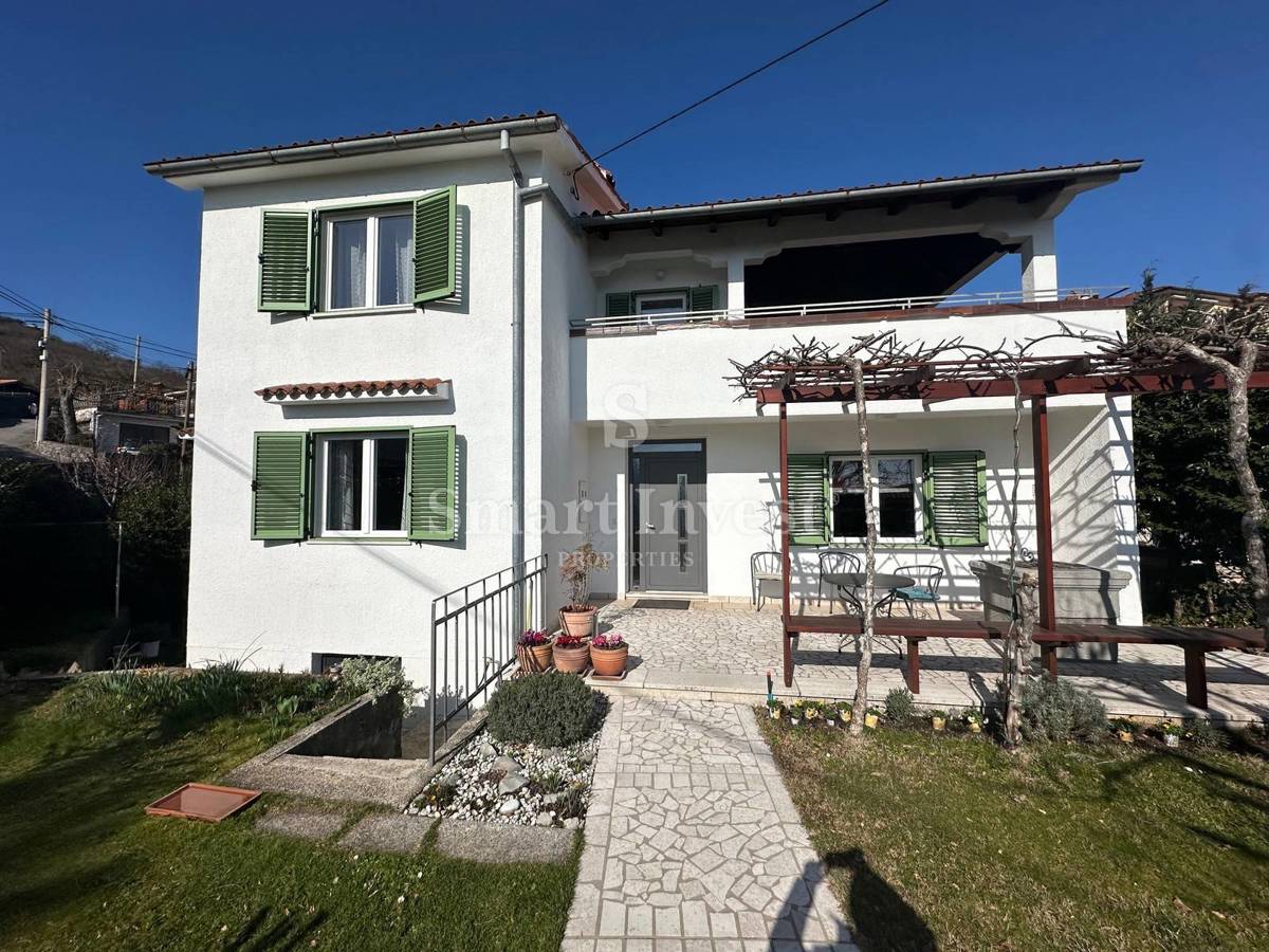 ABBAZIA - MATULJI, casa indipendente con parziale vista mare, in vendita