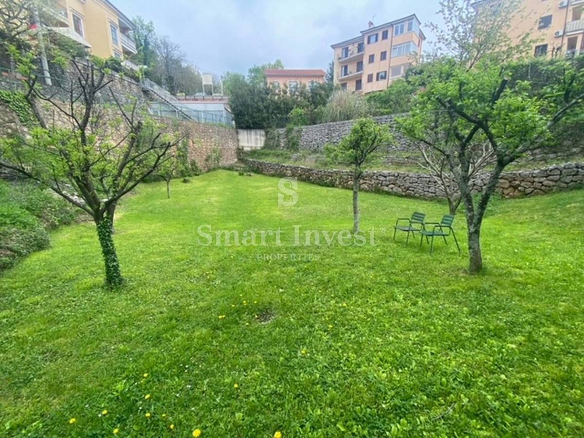 ABBAZIA - MATULJI, casa indipendente con parziale vista mare, in vendita