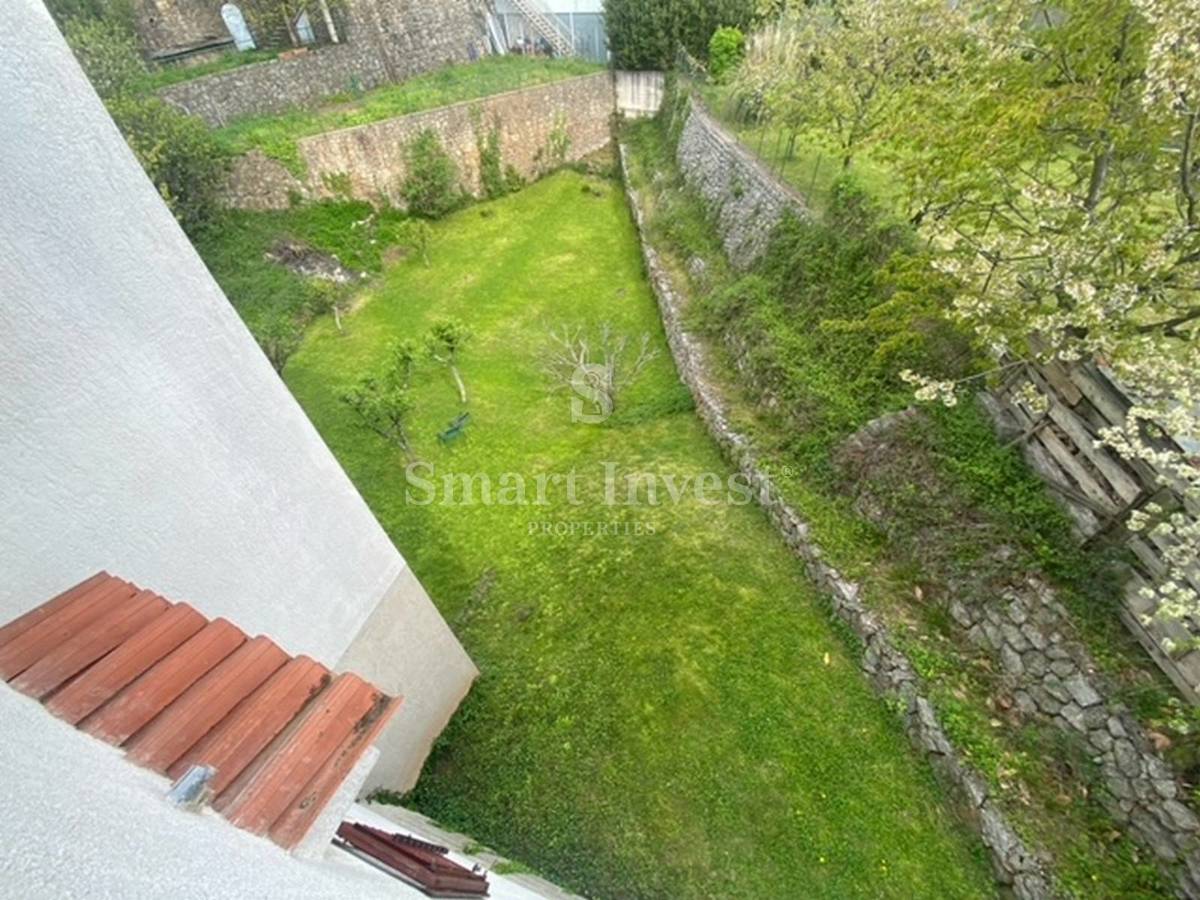 ABBAZIA - MATULJI, casa indipendente con parziale vista mare, in vendita