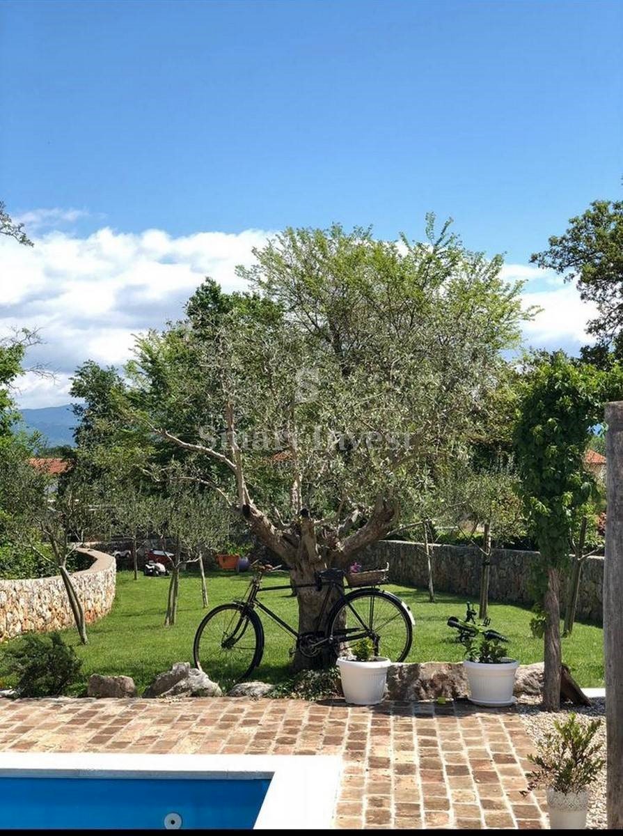 ISOLA DI KRK, Incantevole casa in pietra con piscina, in vendita