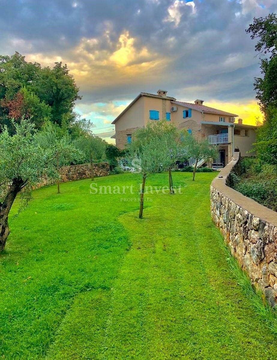 ISOLA DI KRK, Incantevole casa in pietra con piscina, in vendita