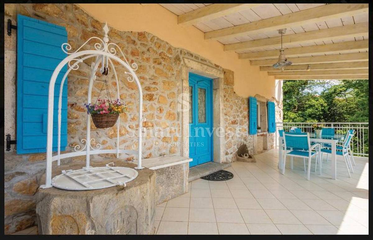 ISOLA DI KRK, Incantevole casa in pietra con piscina, in vendita