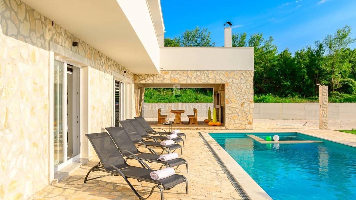 ISTRIA - SAN VINCENTI, bellissima villa con piscina in vendita