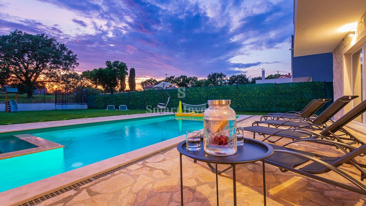 ISTRIA - SAN VINCENTI, bellissima villa con piscina in vendita