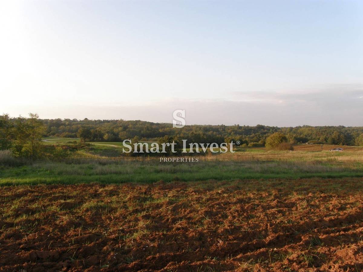 BATLUG - GRAČIŠĆE, terreno di 1665 m2 con permesso di costruire