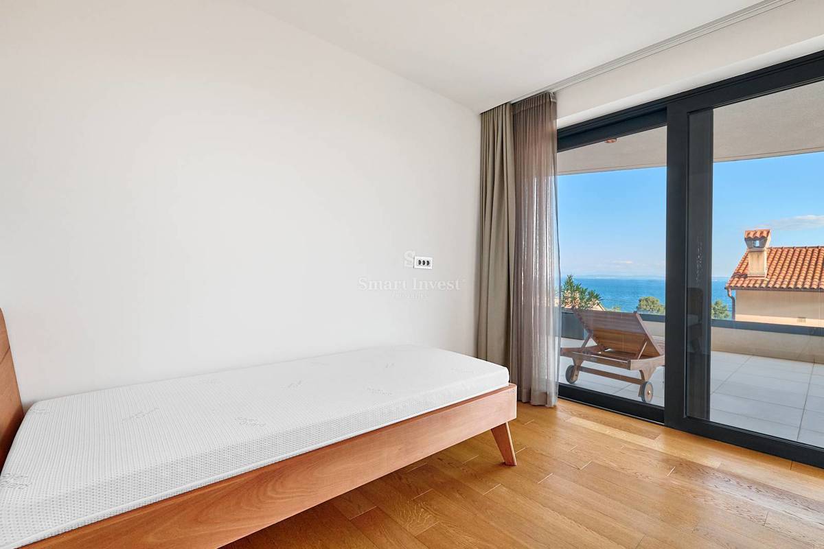 ABBAZIA, appartamento con piscina e vista mare