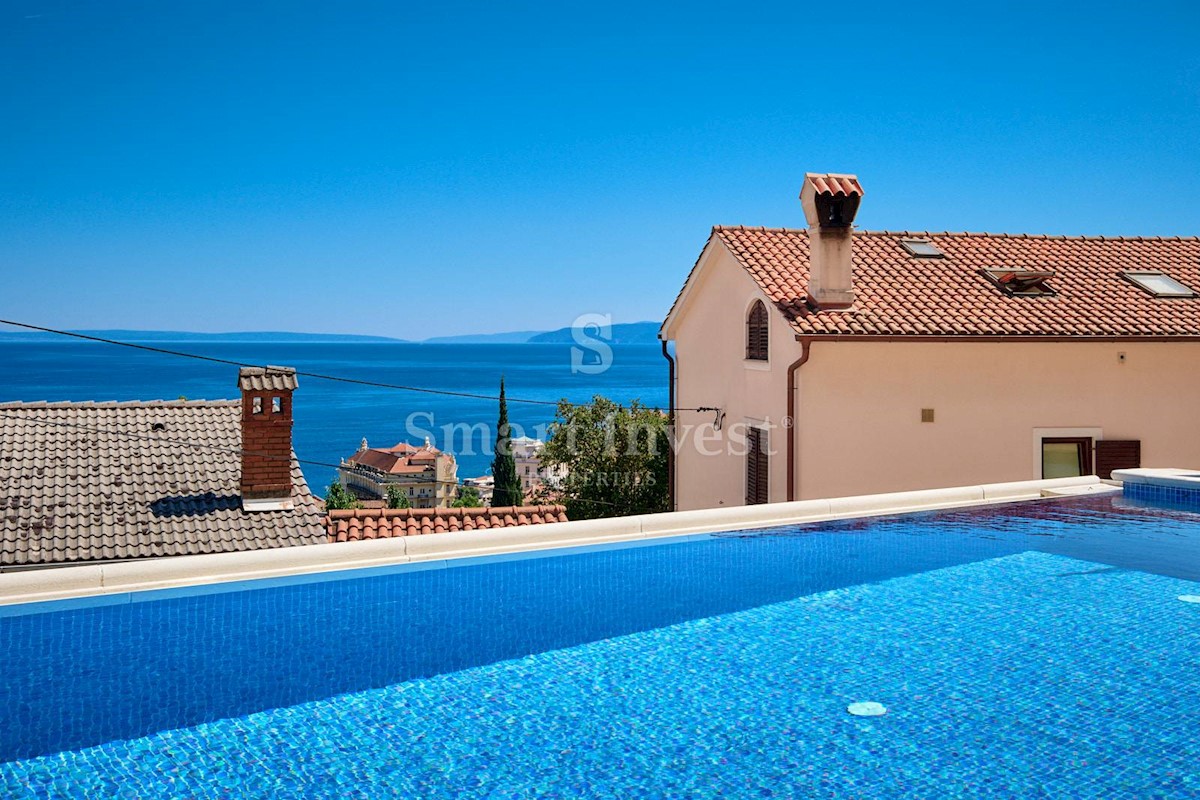 ABBAZIA, appartamento con piscina e vista mare