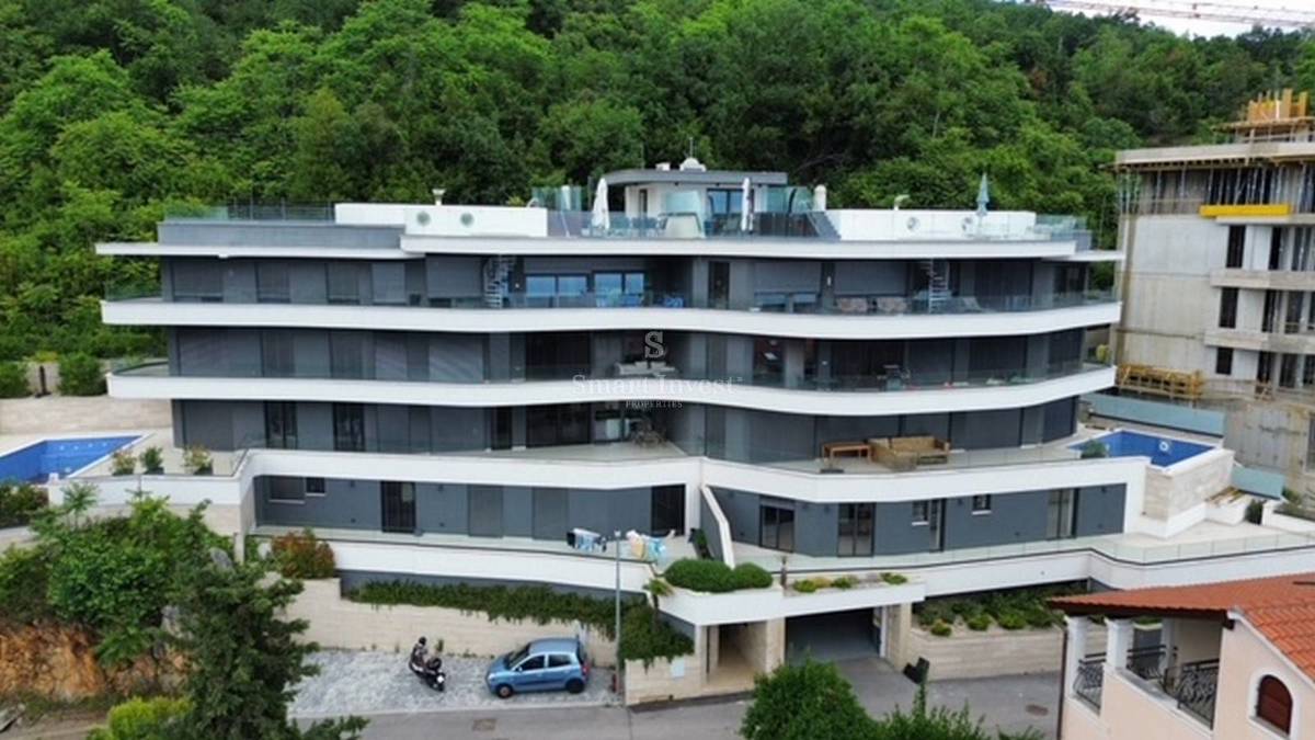 ABBAZIA, appartamento con piscina e vista mare