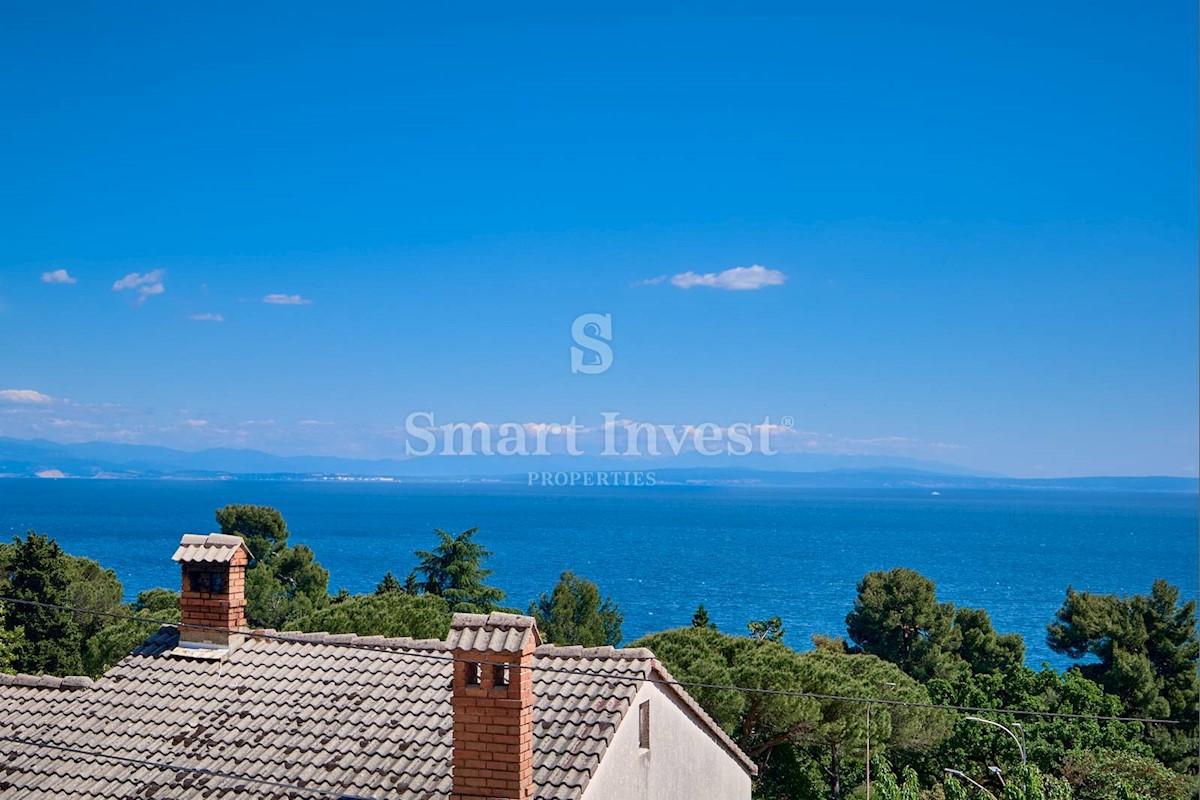 ABBAZIA, appartamento con piscina e vista mare