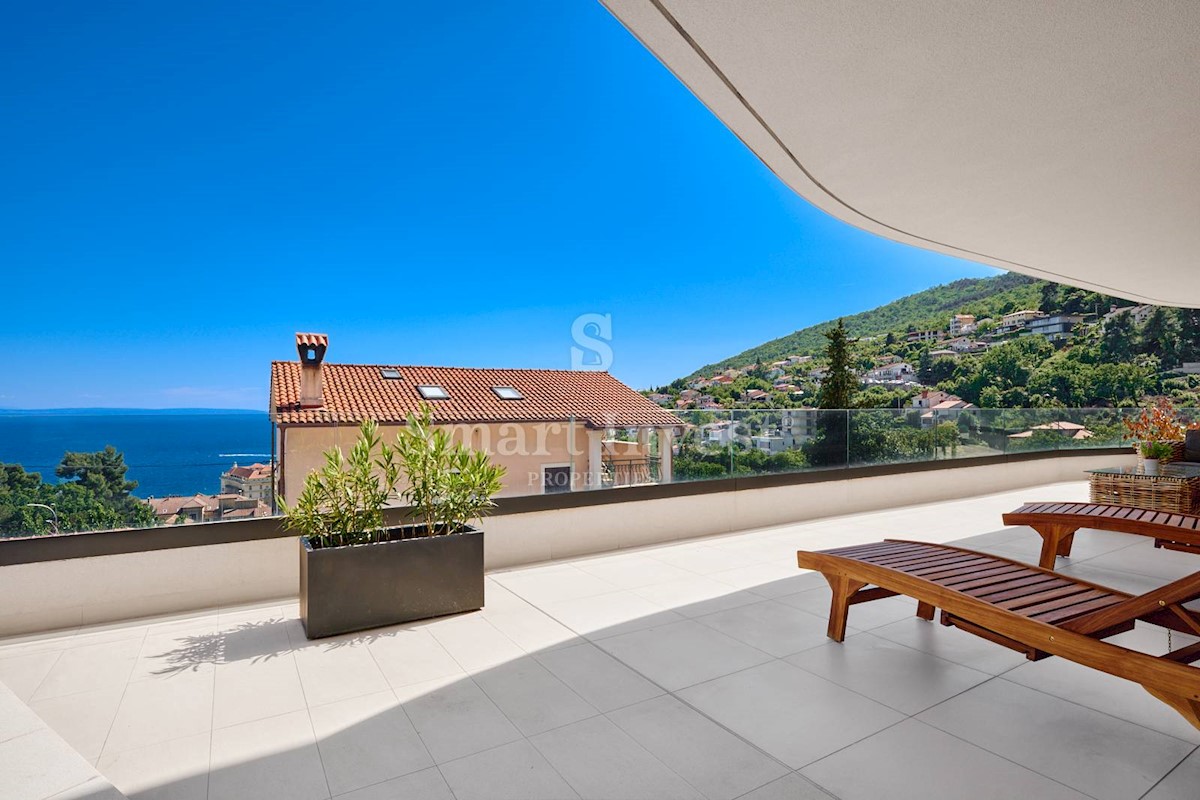 ABBAZIA, appartamento con piscina e vista mare