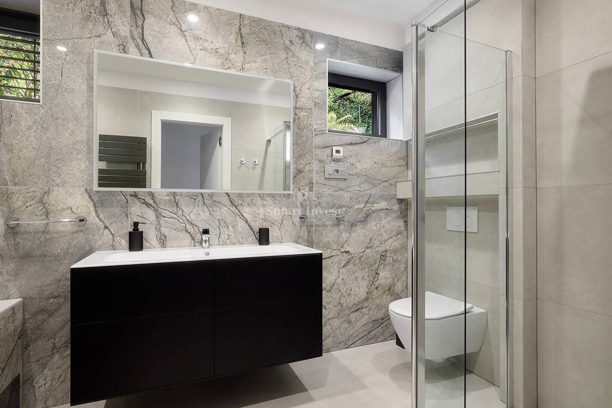 ABBAZIA, appartamento con piscina e vista mare