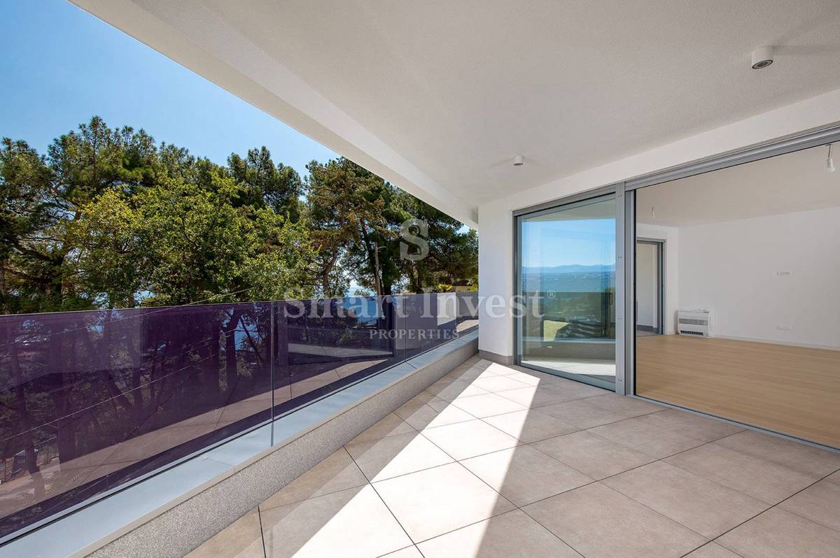 ABBAZIA, lussuoso appartamento trilocale con vista mare in complesso con piscina