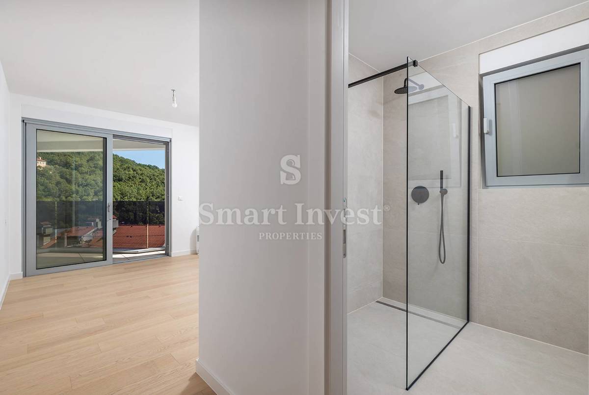 ABBAZIA, lussuoso appartamento trilocale con vista mare in complesso con piscina