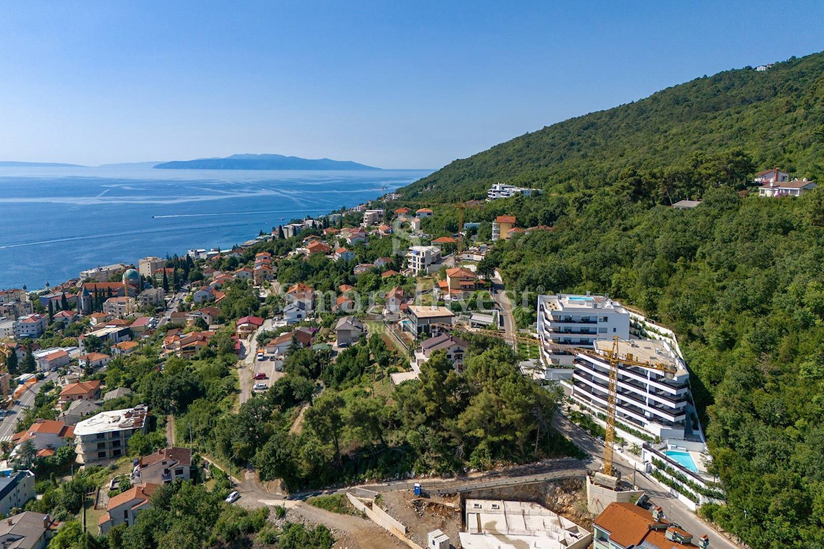 ABBAZIA, lussuoso appartamento trilocale con vista mare in complesso con piscina