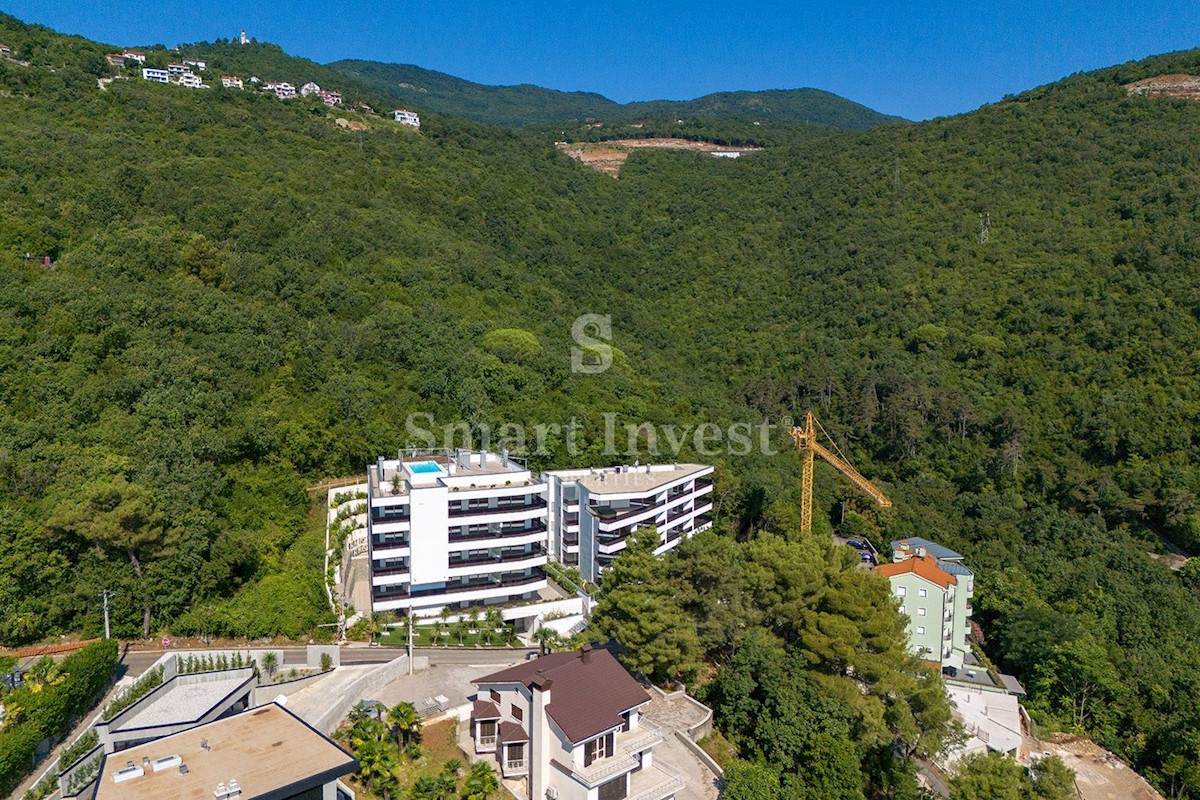 ABBAZIA, lussuoso appartamento trilocale con vista mare in complesso con piscina