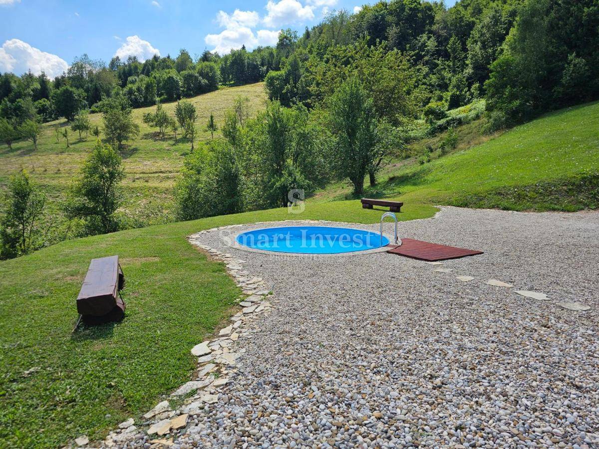 GORSKI KOTAR - VRBOVSKO, casa con piscina e terreno di 6200 m2