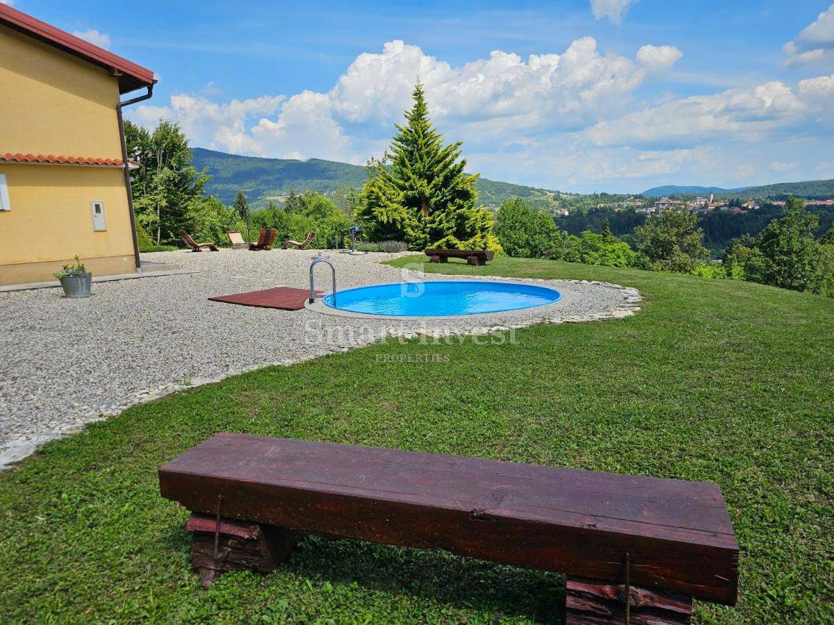 GORSKI KOTAR - VRBOVSKO, casa con piscina e terreno di 6200 m2