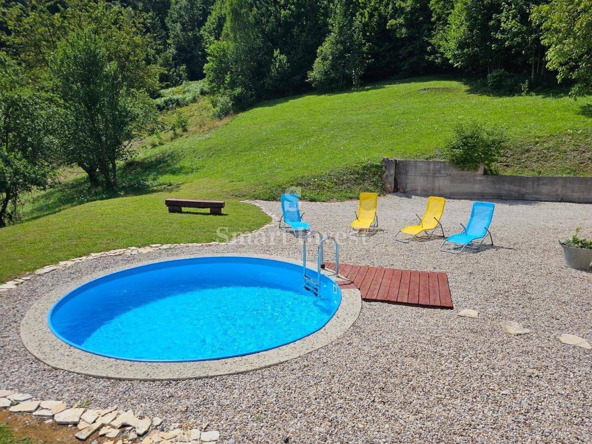 GORSKI KOTAR - VRBOVSKO, casa con piscina e terreno di 6200 m2