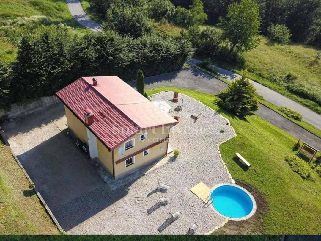 GORSKI KOTAR - VRBOVSKO, casa con piscina e terreno di 6200 m2