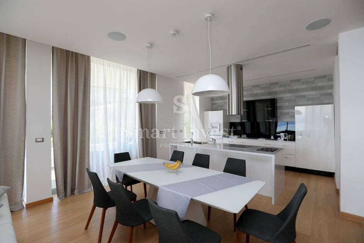 OPATIJA - IČIĆI, Exclusive villa with sea view, just 150 m to the sea