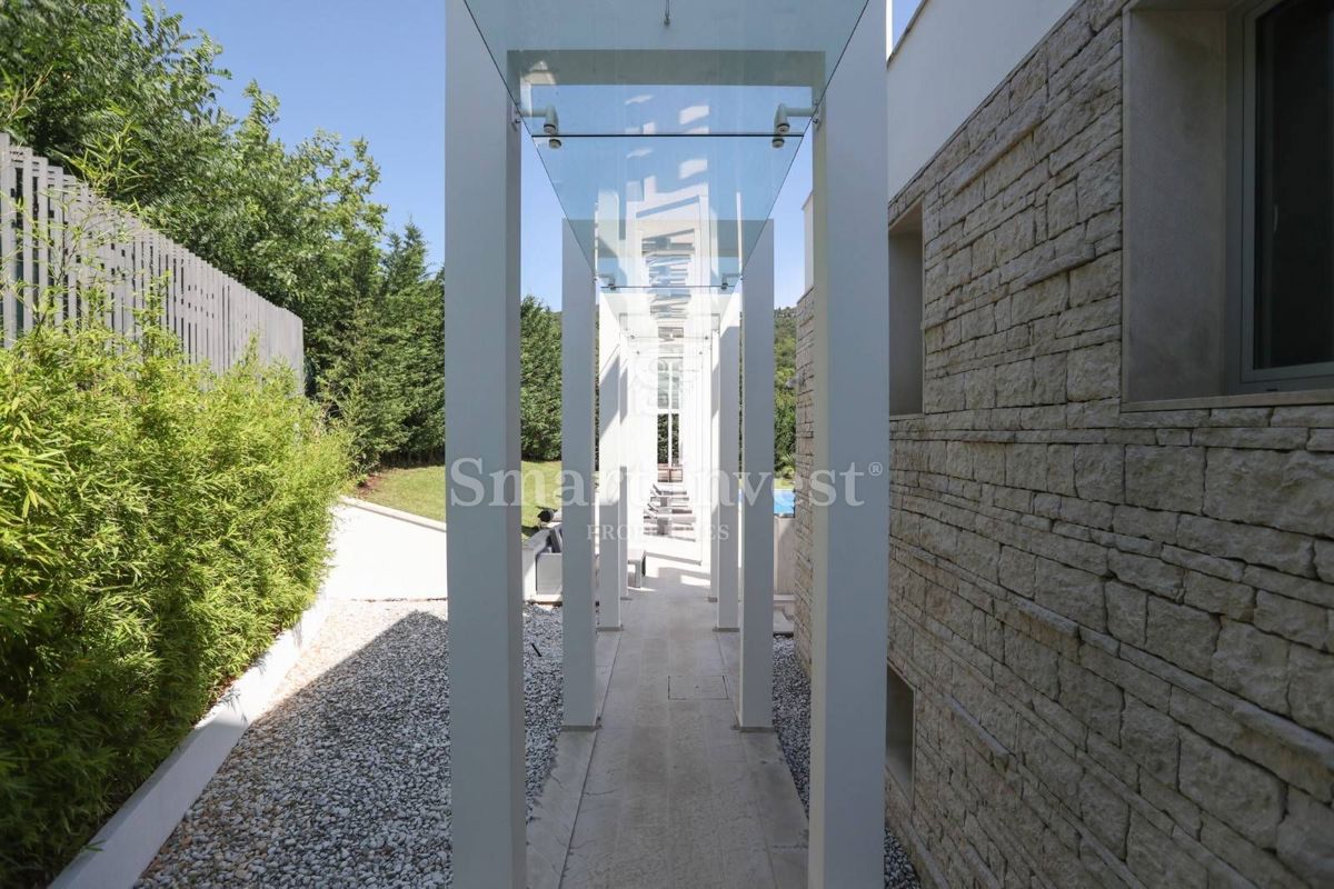 OPATIJA - IČIĆI, Exclusive villa with sea view, just 150 m to the sea