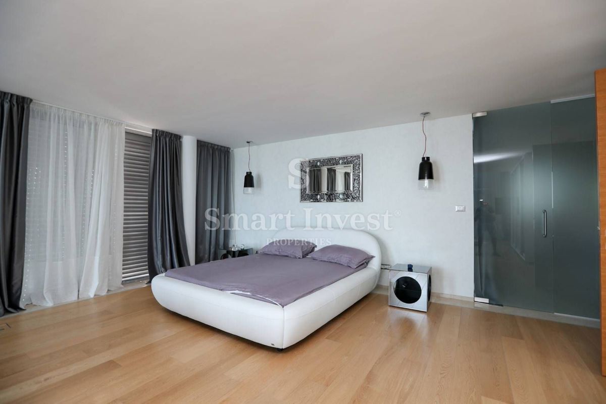 OPATIJA - IČIĆI, Exclusive villa with sea view, just 150 m to the sea