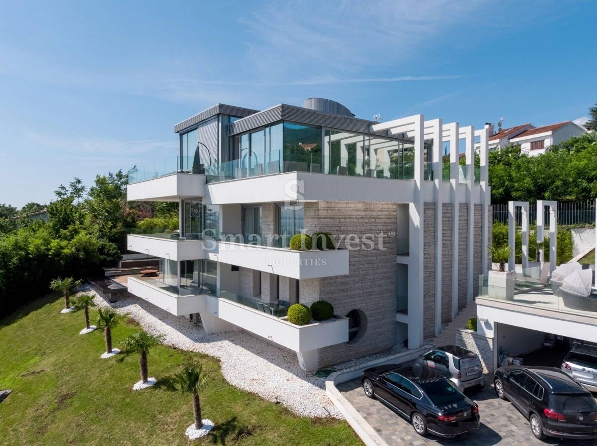 OPATIJA - IČIĆI, Exclusive villa with sea view, just 150 m to the sea