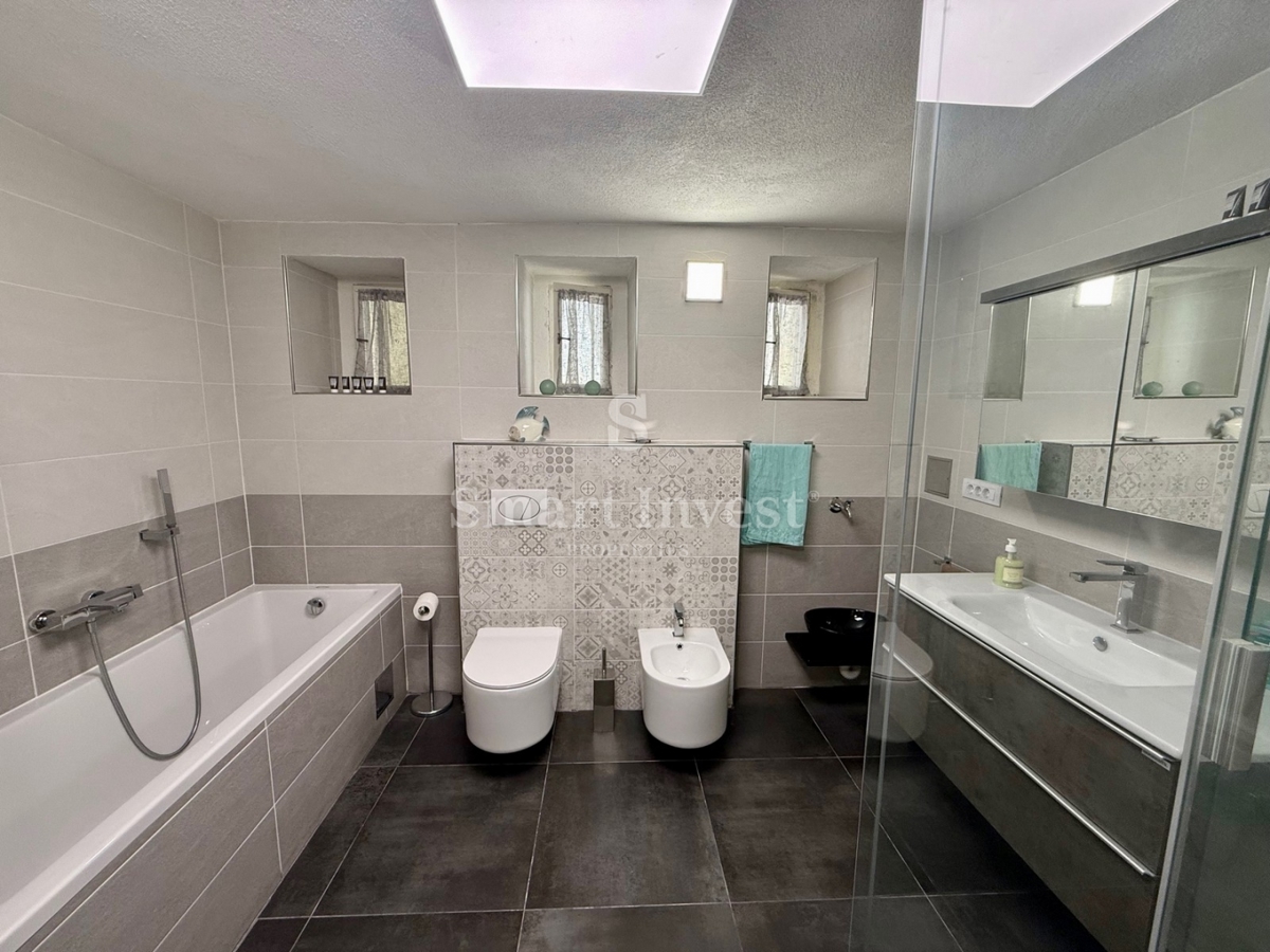 CRIKVENICA - DRAMALJ, affascinante casa a schiera in pietra