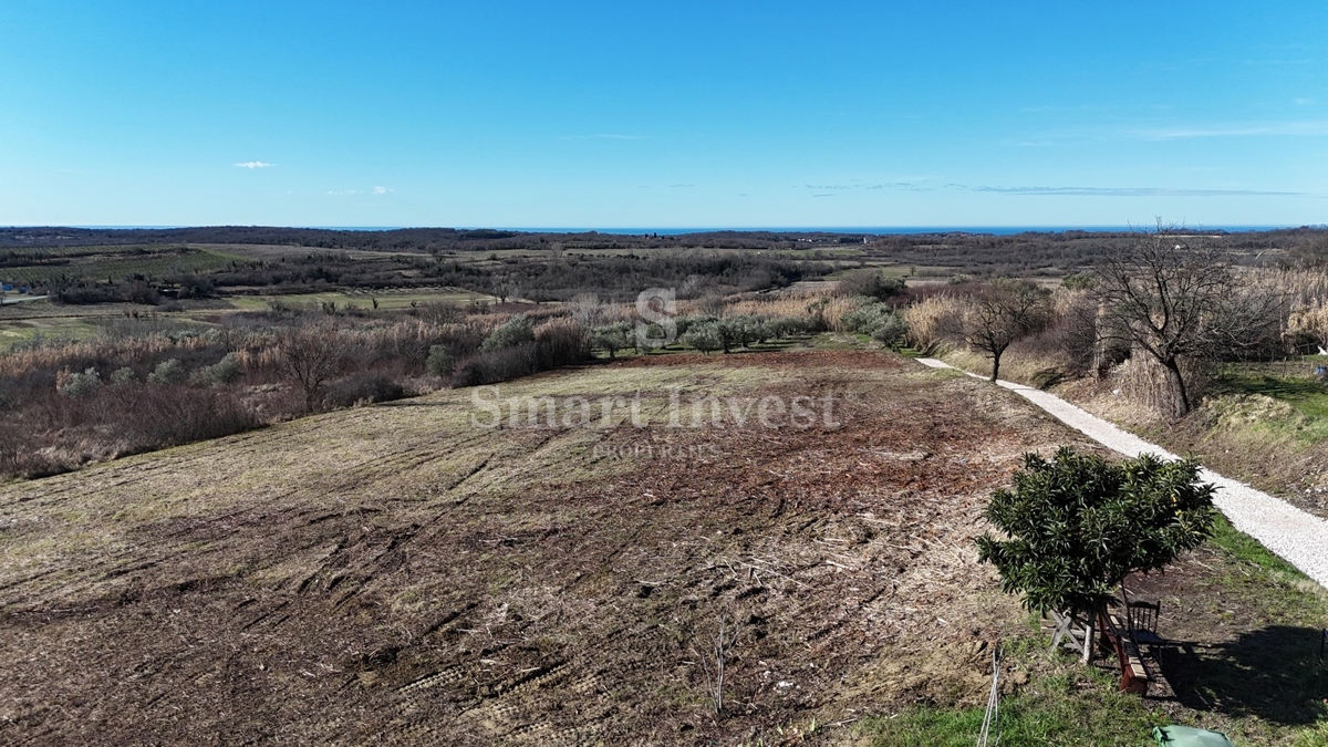 ISTRIA - BUIE, terreno edificabile per una casa, con vista mare