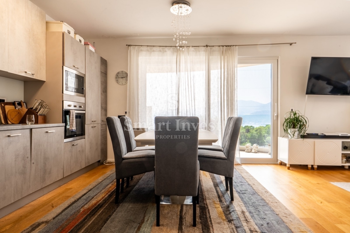 FIUME - MARTINKOVAC, appartamento con 3 camere da letto con vista mare