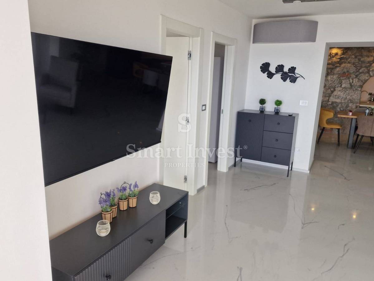 OPATIJA - BREGI, appartamento con terrazza, vista mare, piscina e parcheggio