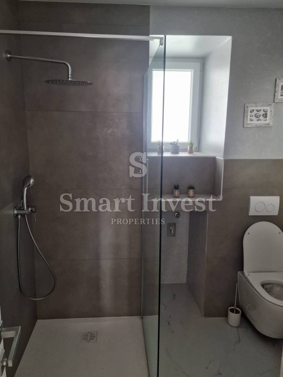 OPATIJA - BREGI, appartamento con terrazza, vista mare, piscina e parcheggio