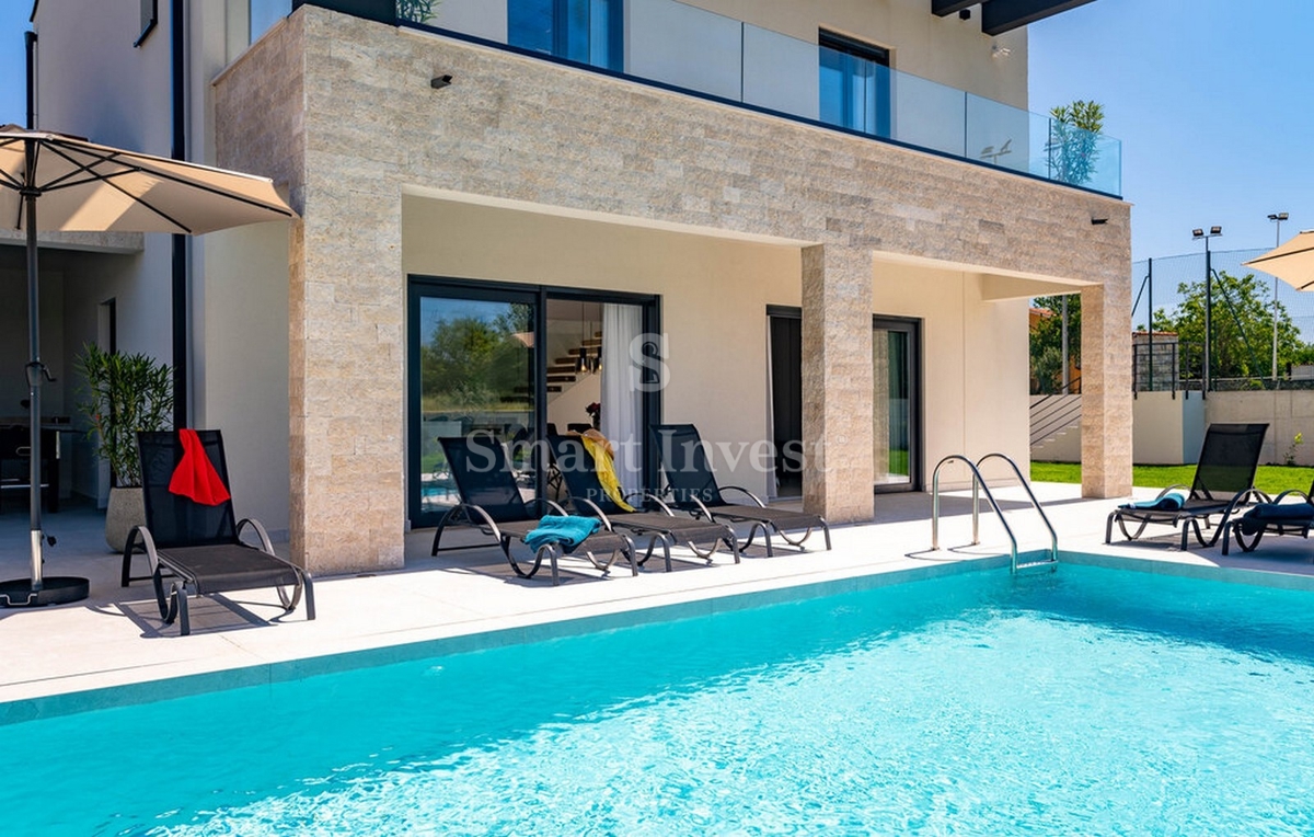 ISTRIA - RABAC, 10 km, nuova casa di lusso con campo da tennis