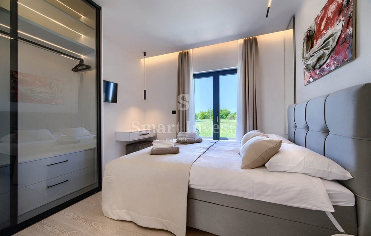 ISTRIA - RABAC, 10 km, nuova casa di lusso con campo da tennis