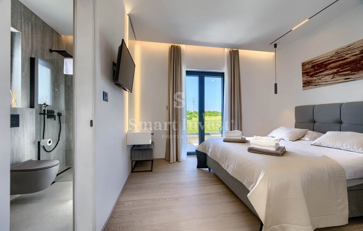 ISTRIA - RABAC, 10 km, nuova casa di lusso con campo da tennis