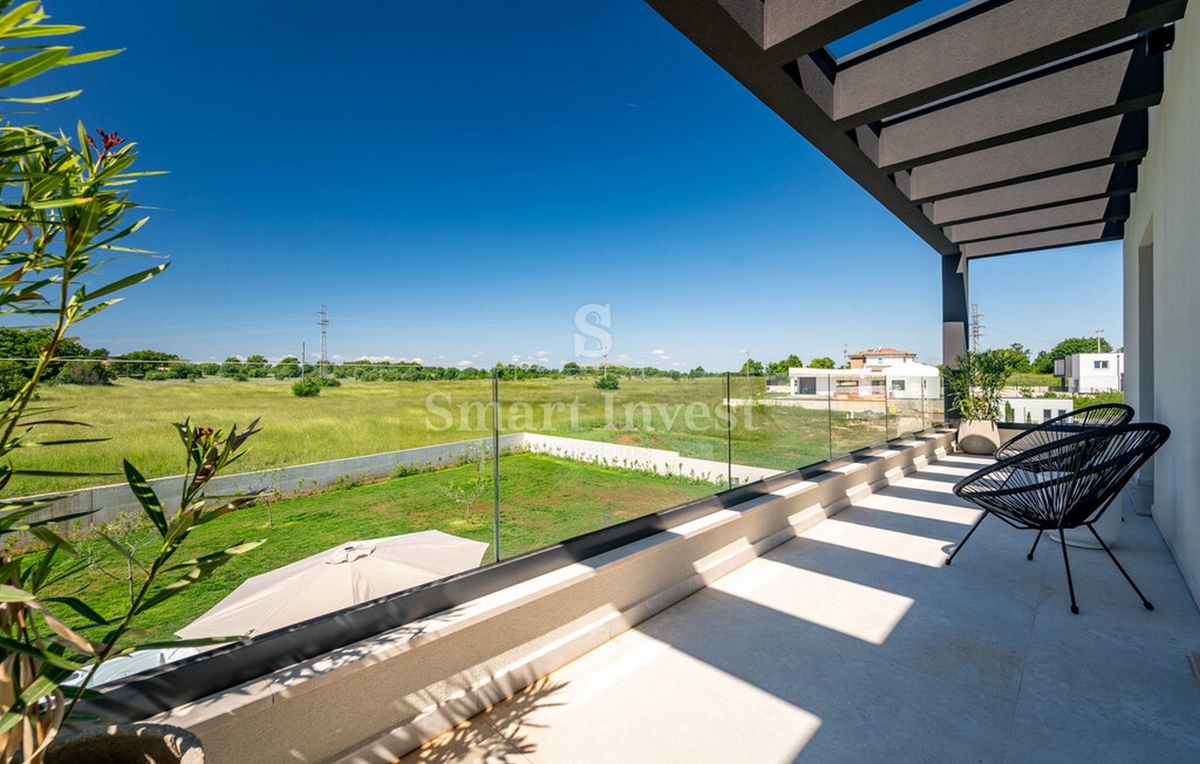 ISTRIA - RABAC, 10 km, nuova casa di lusso con campo da tennis