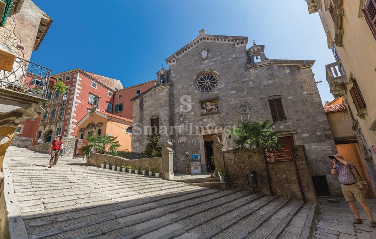 ISTRIA - RABAC, 10 km, nuova casa di lusso con campo da tennis