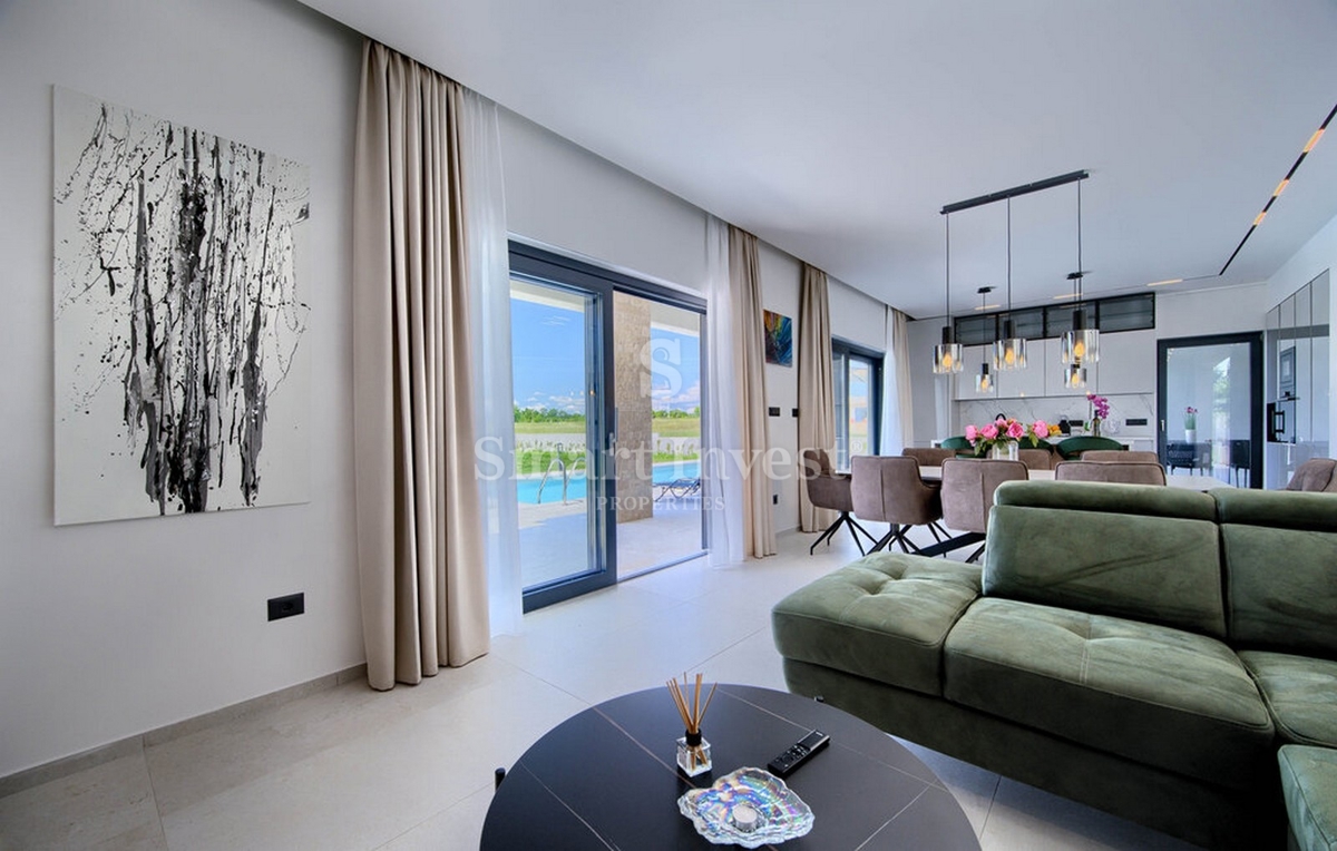 ISTRIA - RABAC, 10 km, nuova casa di lusso con campo da tennis