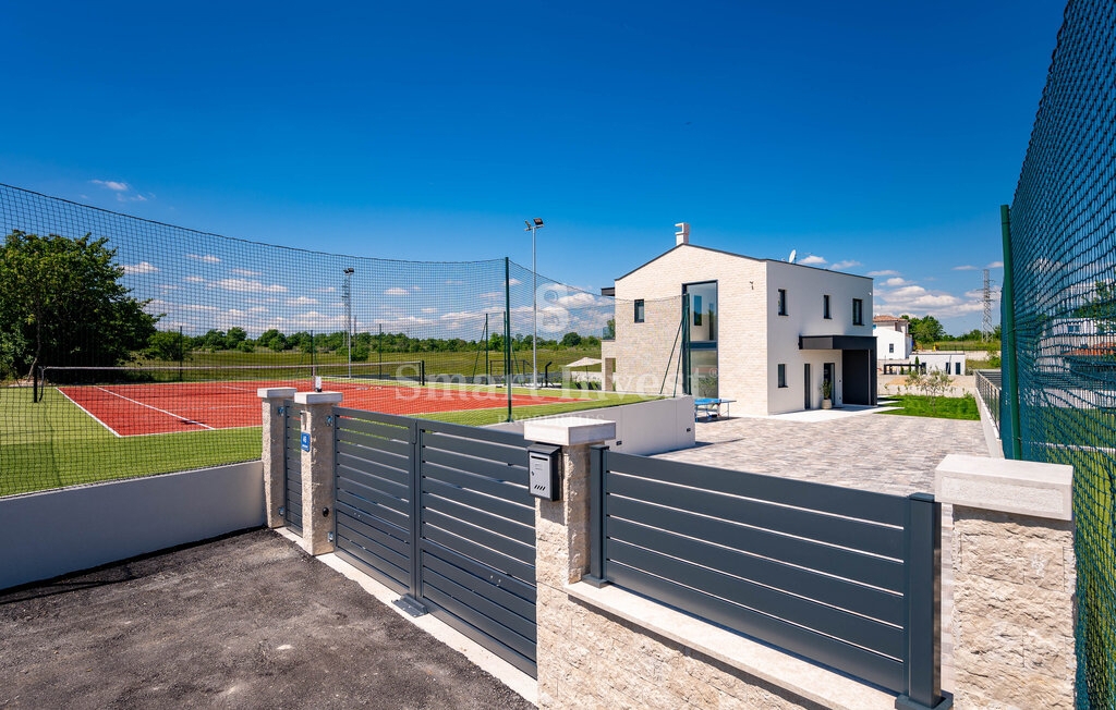 ISTRIA - RABAC, 10 km, nuova casa di lusso con campo da tennis