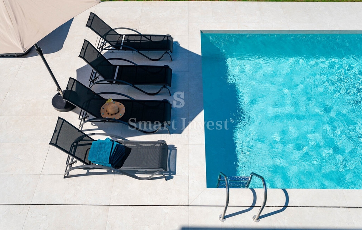 ISTRIA - RABAC, 10 km, nuova casa di lusso con campo da tennis