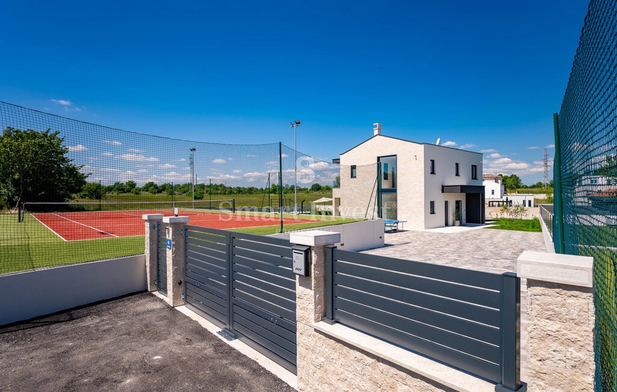 ISTRIA - RABAC, 10 km, nuova casa di lusso con campo da tennis