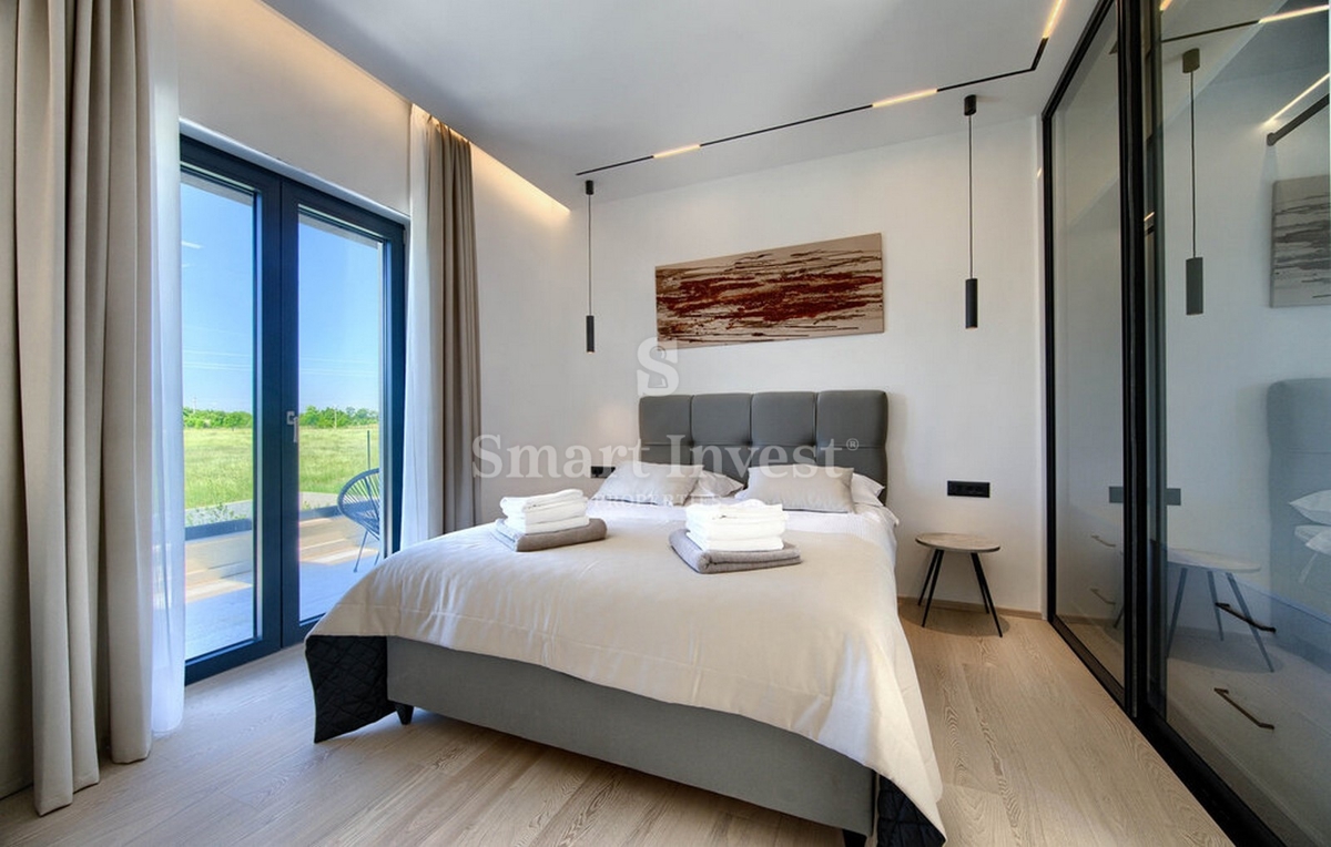 ISTRIA - RABAC, 10 km, nuova casa di lusso con campo da tennis