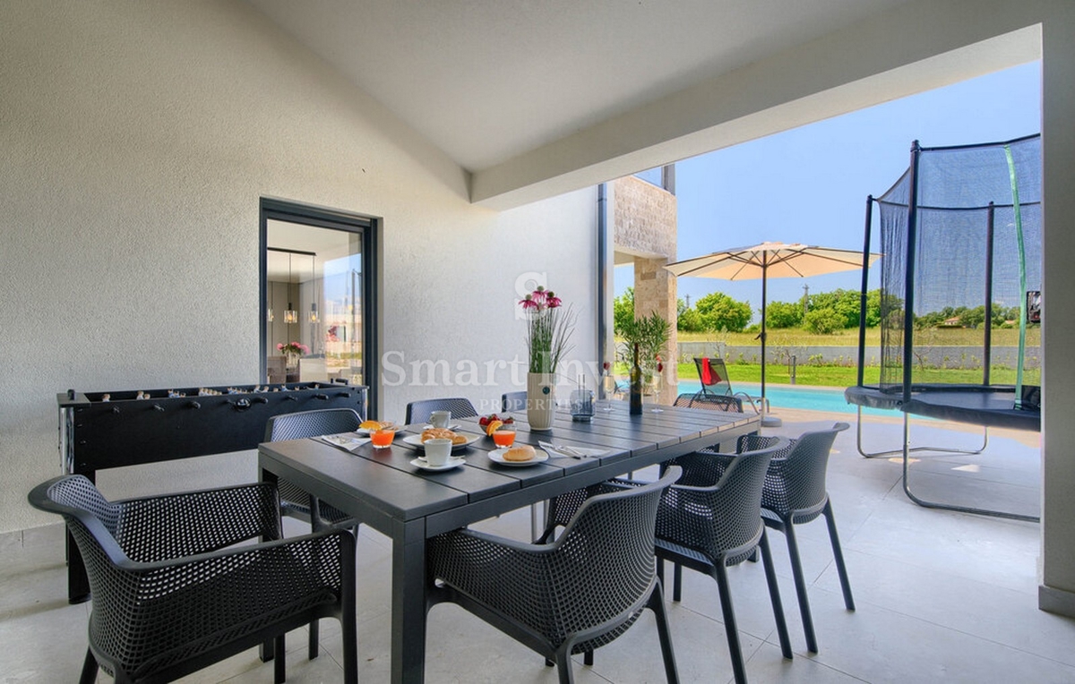 ISTRIA - RABAC, 10 km, nuova casa di lusso con campo da tennis